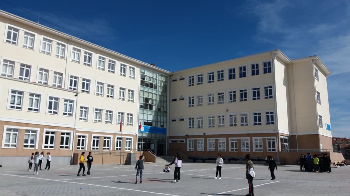 Batıkent Şehit Erdal Çetin Ortaokulu Fotoğrafı