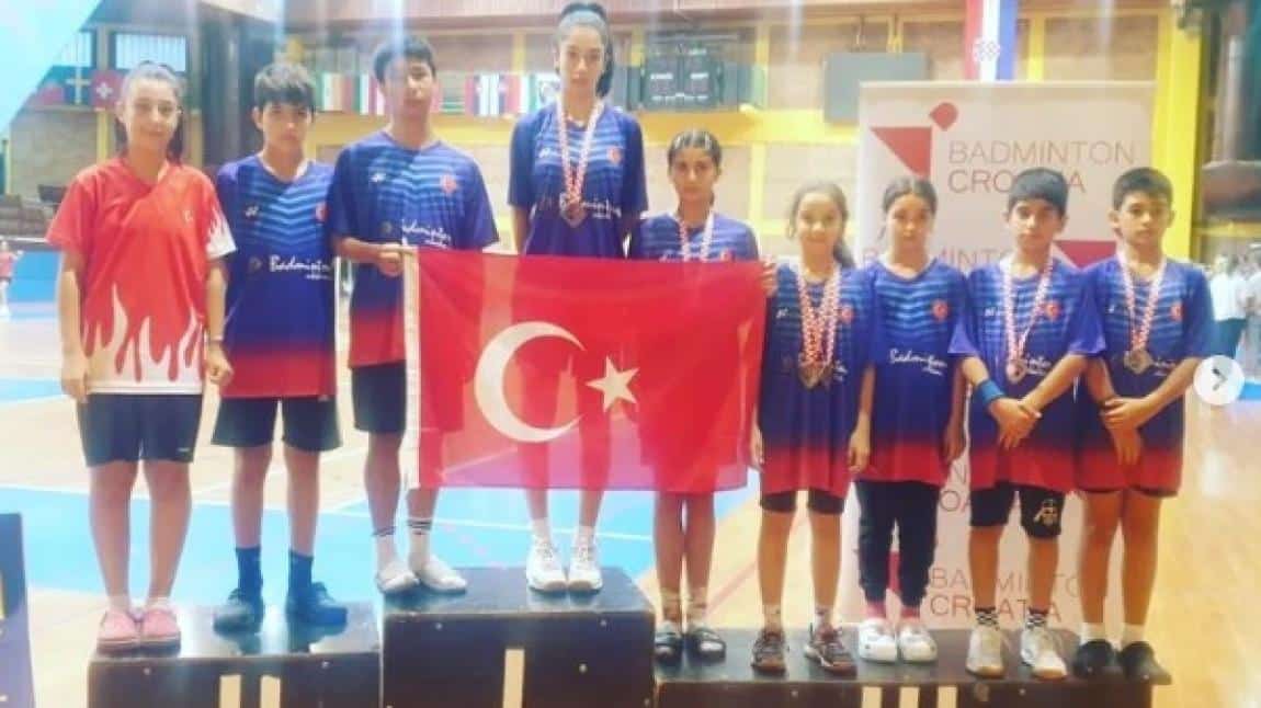 Badminton Turnuvasında Okulumuz Milli Takım Sporcularının Uluslararası Başarısı