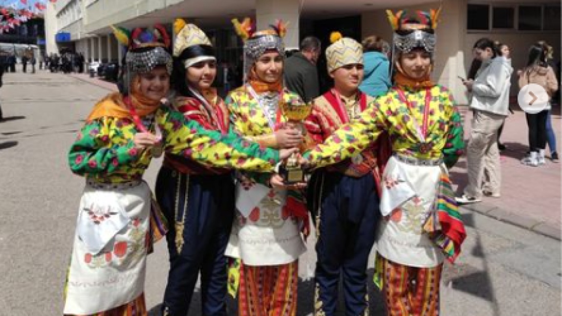 Tubil Halk Dansları Topluluğu Ankara 1.si oldu